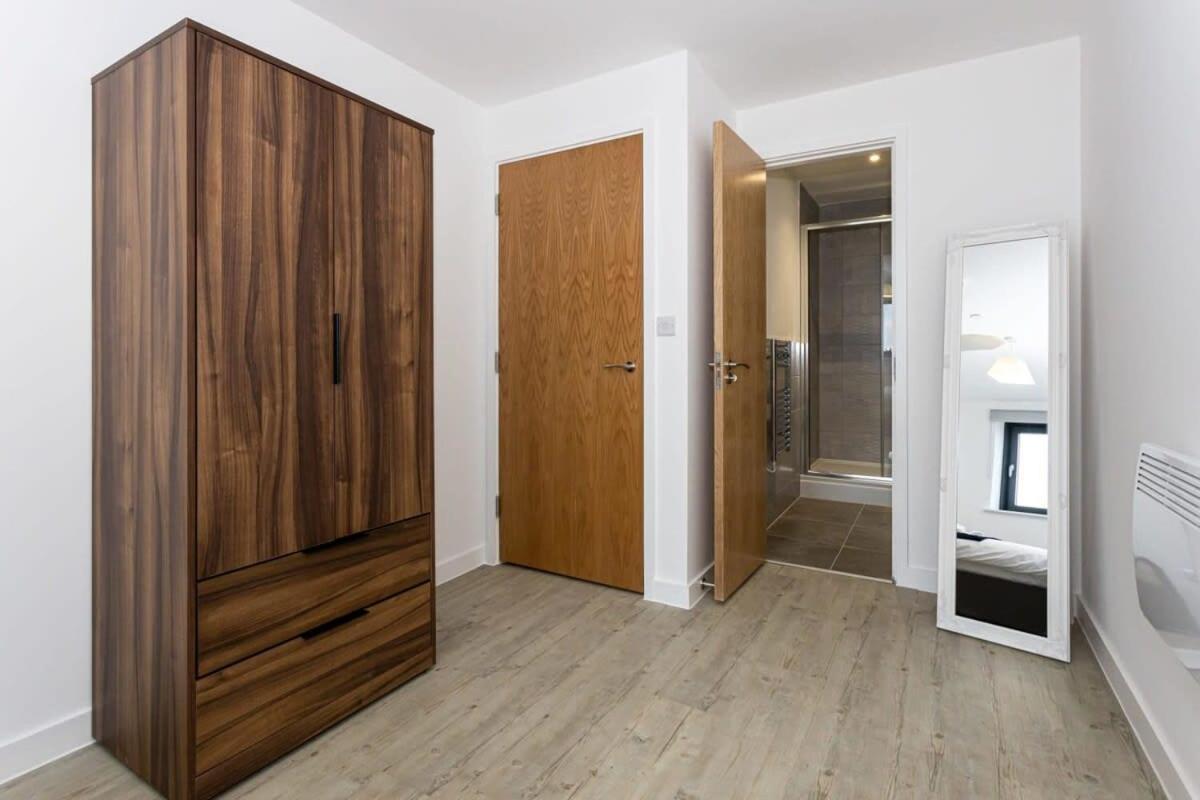 مانشستر Modern 2 Bed Salford Apartment Stunning Views المظهر الخارجي الصورة